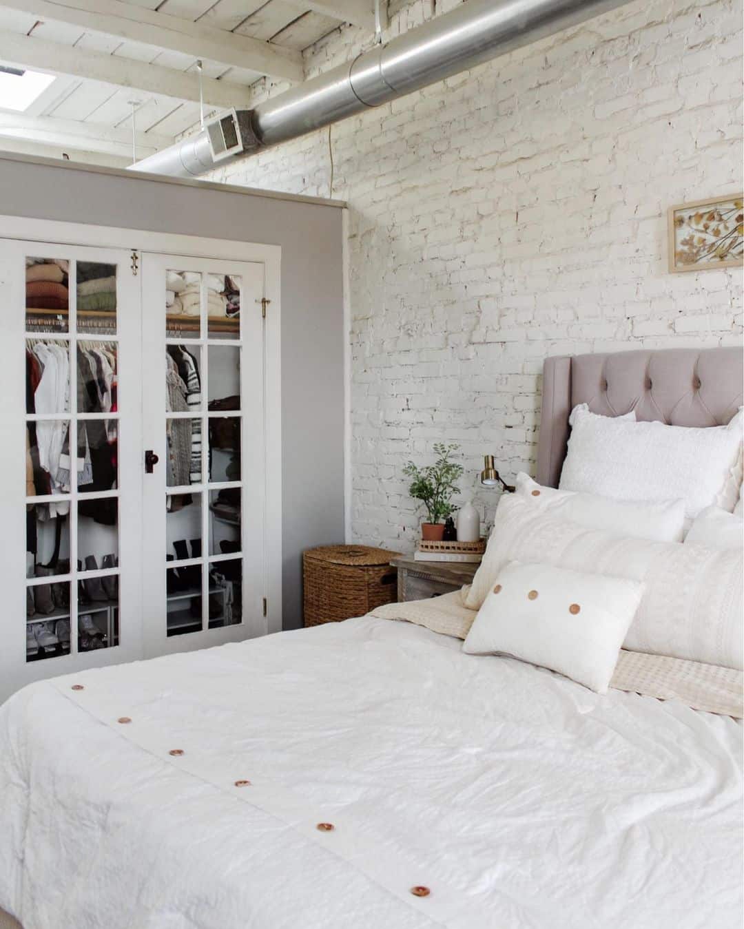 29 Closet Door Ideas to Complement Any Space
