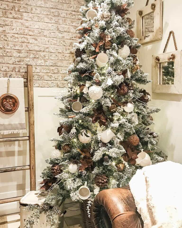 White Christmas Tree Decorations for a Warm Neutral Living Area