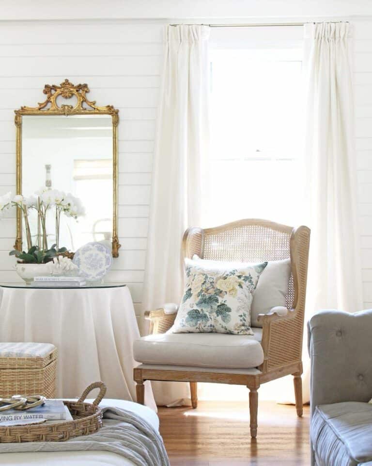 White Spring Living Room Flowers