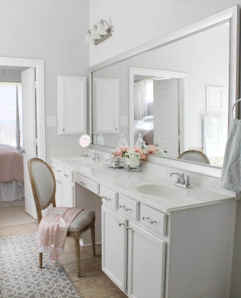 White Vanity With Dressing Table