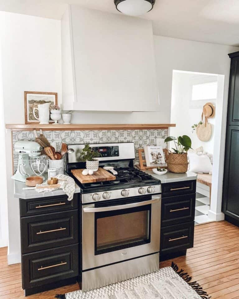 Wood and Wicker Kitchen Décor