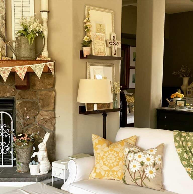 Accent Pillows With a Spring Theme