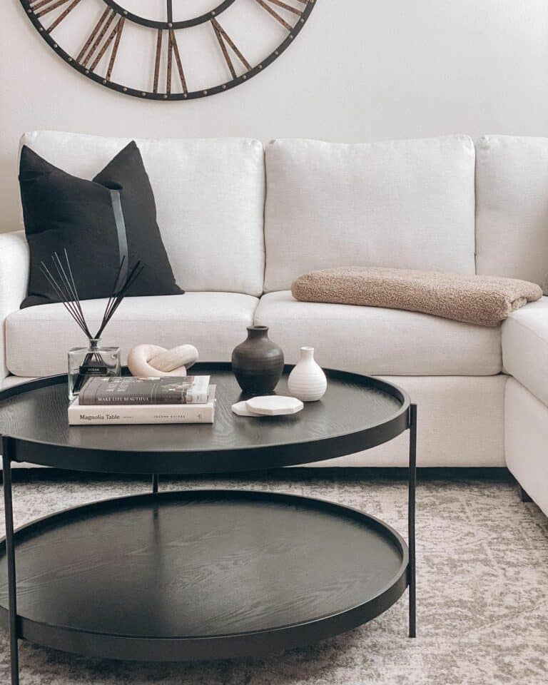 Black Coffee Table With Modern Style