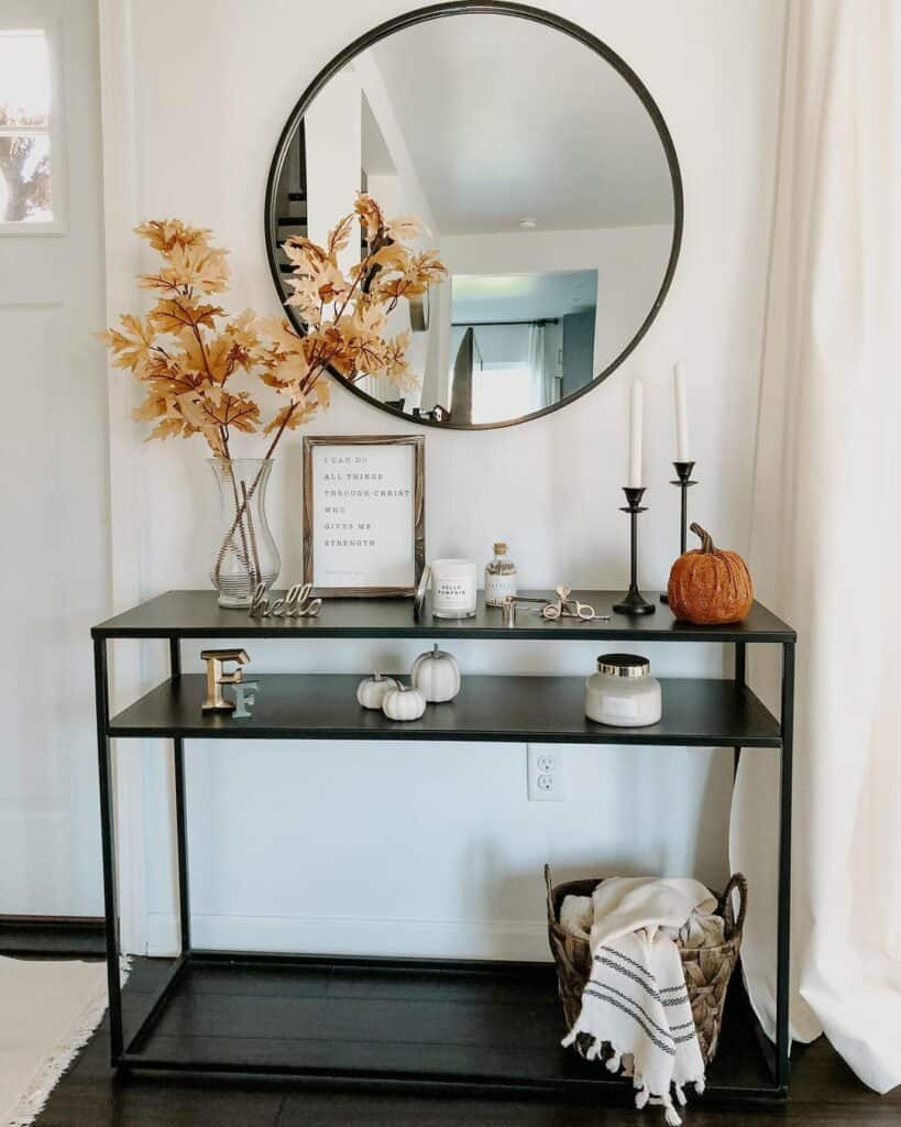 Black Entrance Table With Autumn Décor