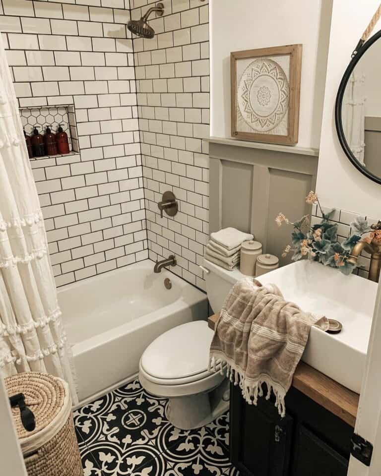 Black and White Bathroom Styling
