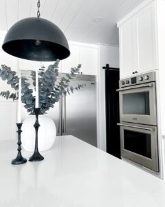 Black and White Kitchen Countertop Décor