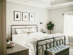 Black and White-themed Farmhouse Master Bedroom Ideas
