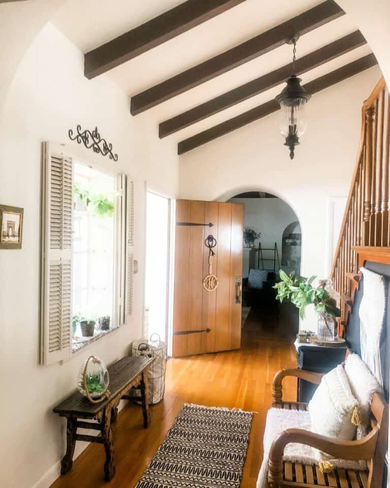 Classic Foyer With Vaulted Ceiling