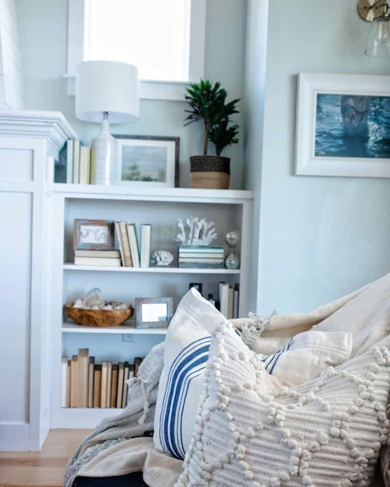 Coastal Living Room With Built-in Shelf