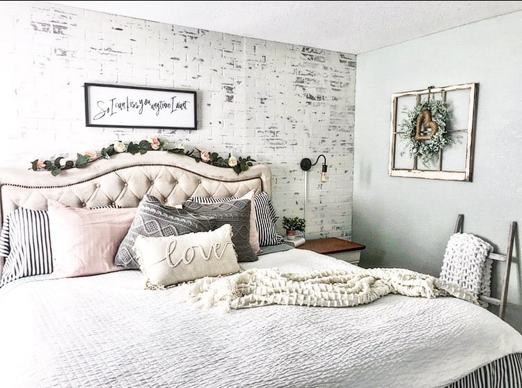 Cottage-styled Bedroom