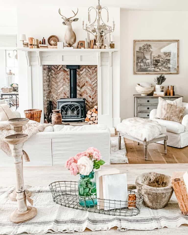 Cottage-styled Living Room in Wood and White
