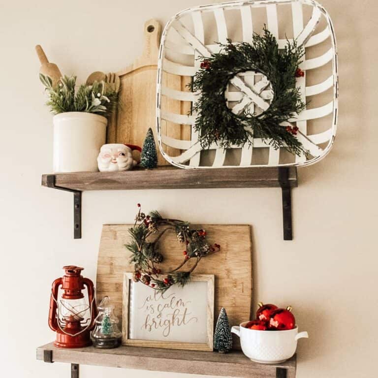 Country Christmas Kitchen Décor Idea