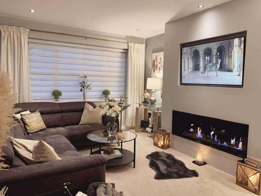 Cozy Theater Room With a Recessed TV Wall Soul & Lane