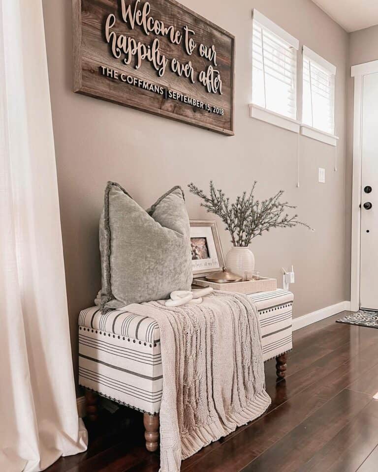 Cozy Welcoming Bench Entryway Décor Ideas