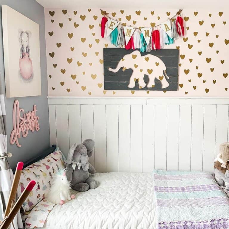 Cute Heart Wallpaper Ideas for a Girl's Room