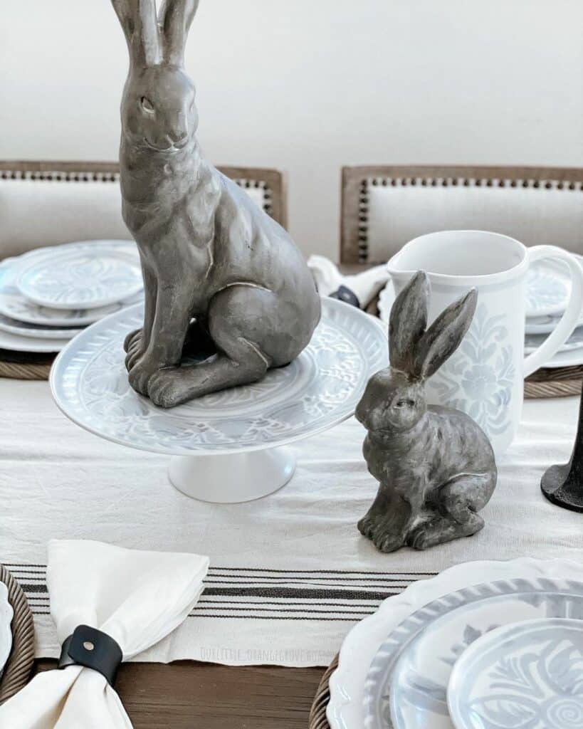 Dining Table With Gray Easter Bunny Décor
