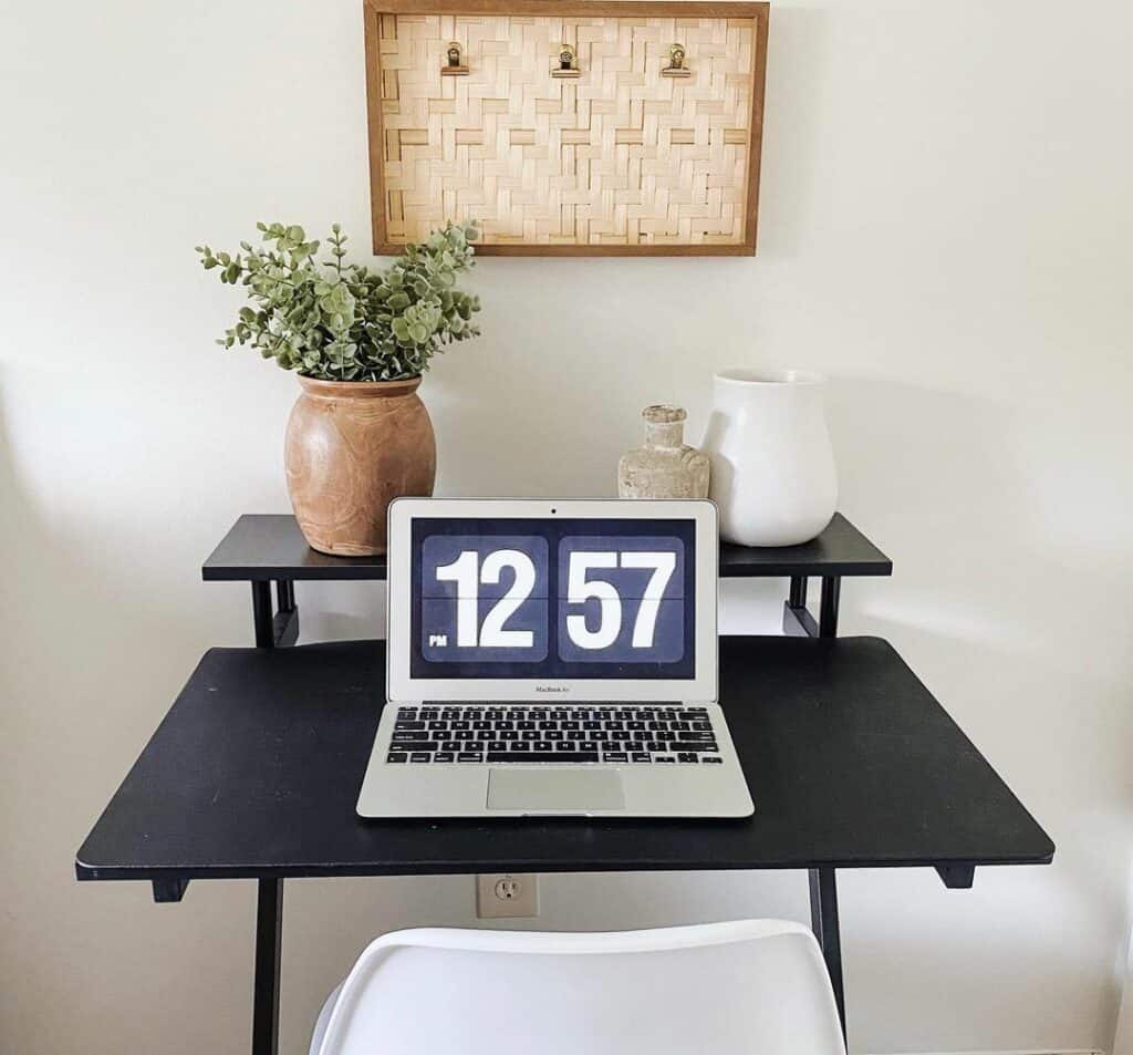 Double-level Desk With Accessories