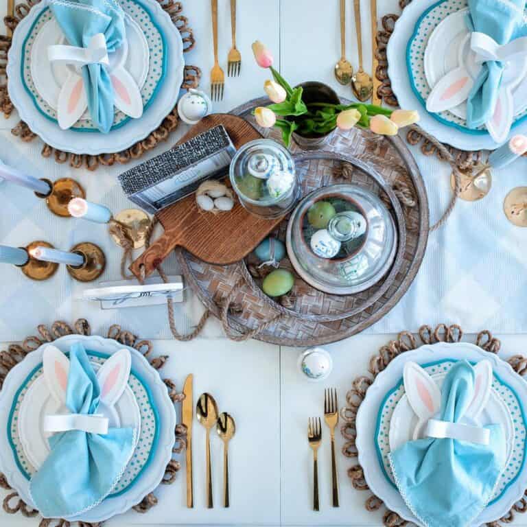 Elegant Blue Easter Table Décor