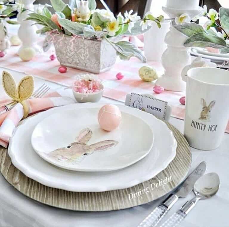 Elegant Easter Table Décor With Colorful Egg Accents