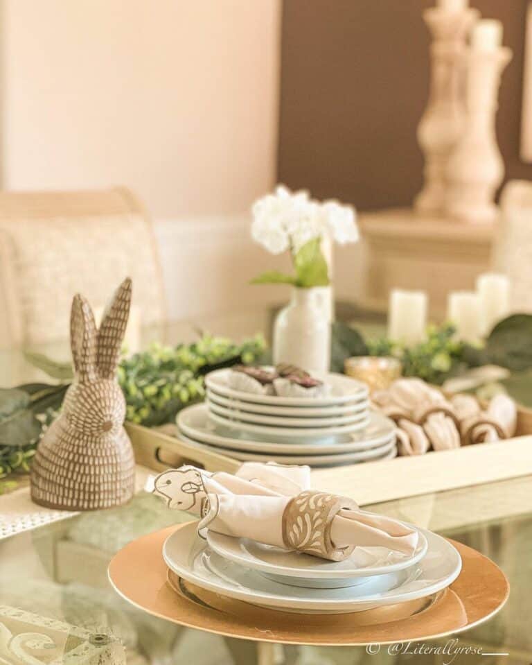 Elegant Easter Table Décor With Spring Greenery