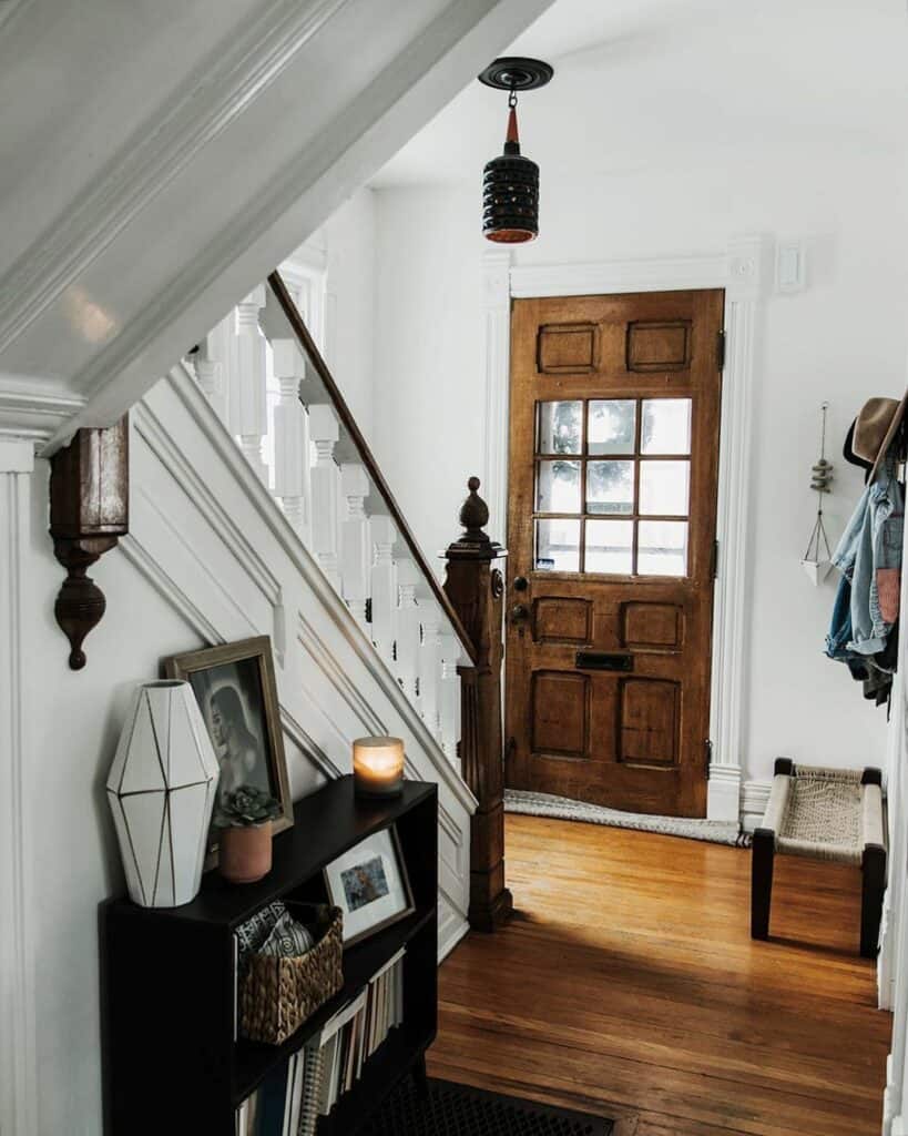 Entryway With Black and Brown Light Fixture
