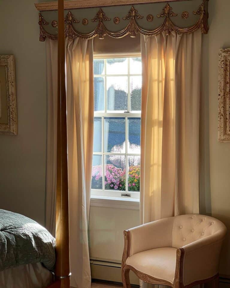 European Farmhouse-style Curtain Rod Cover