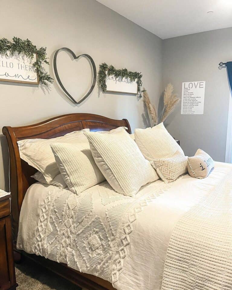 Extending Your Wall Décor Beyond the Bed Width