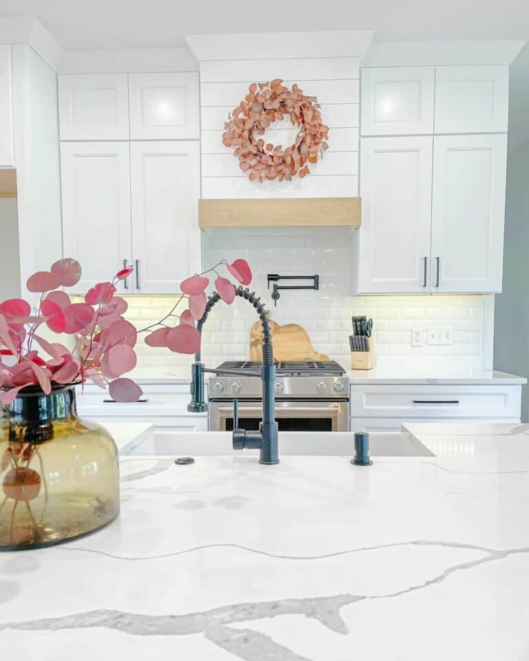 Fall Décor Ideas for White Quartz Kitchen Countertops