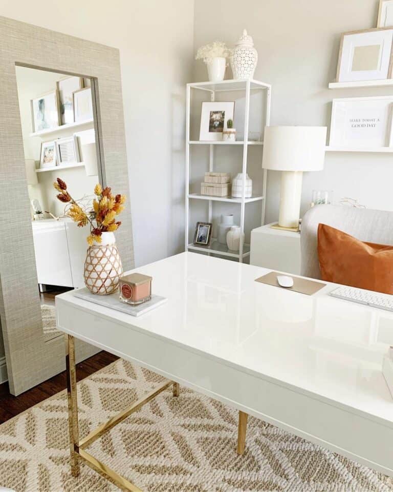 https://www.soulandlane.com/wp-content/uploads/2023/03/Fall-Desk-Decor-Ideas-768x960.jpg