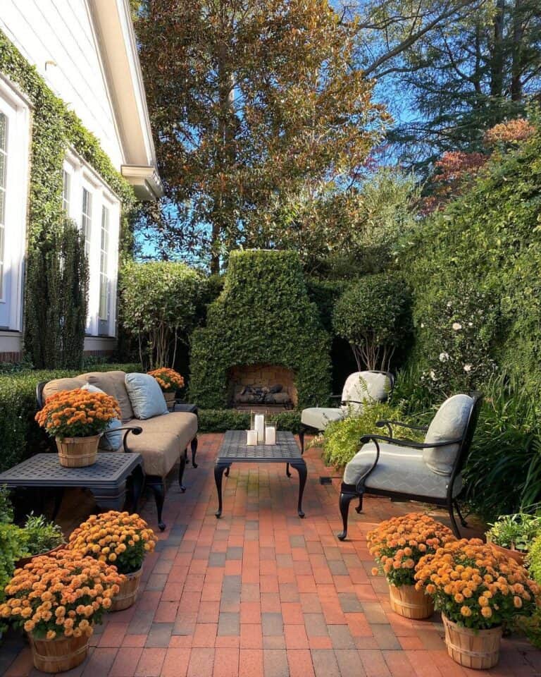 Fall Patio Décor and Backyard Ideas