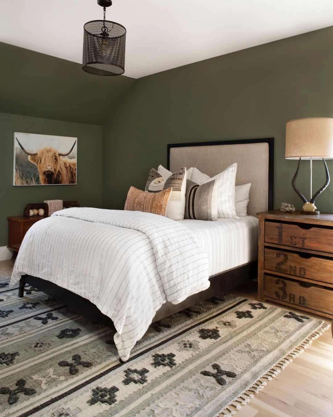 25 Sage Green Bedrooms That Are So Calming