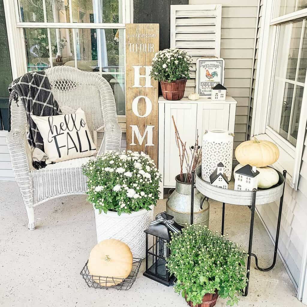 29 Front Porch Furniture Ideas To Create A Warm Entrance