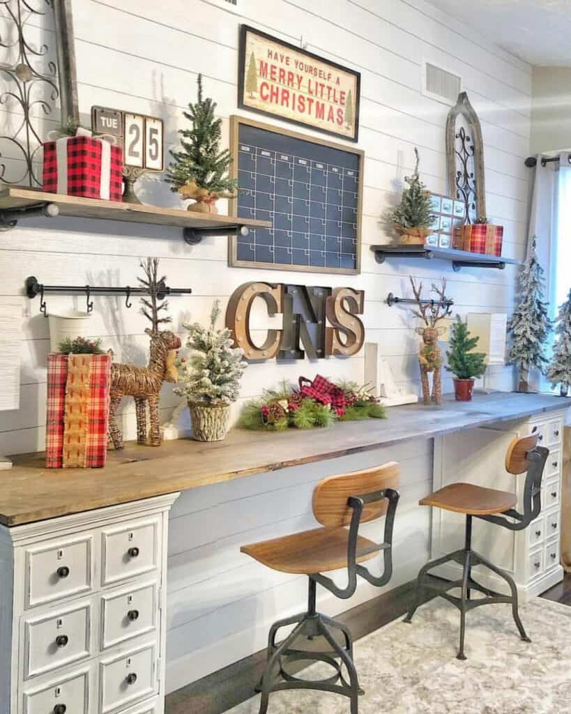 Farmhouse Home Office With Christmas Décor