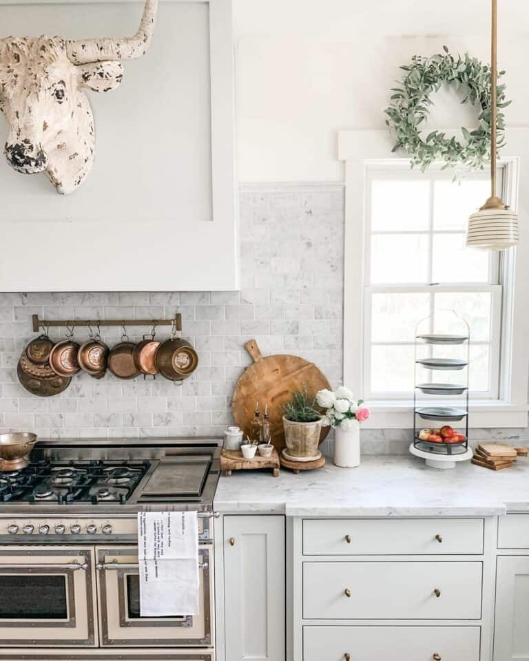 Farmhouse Kitchen Backsplash Ideas With White Cabinets