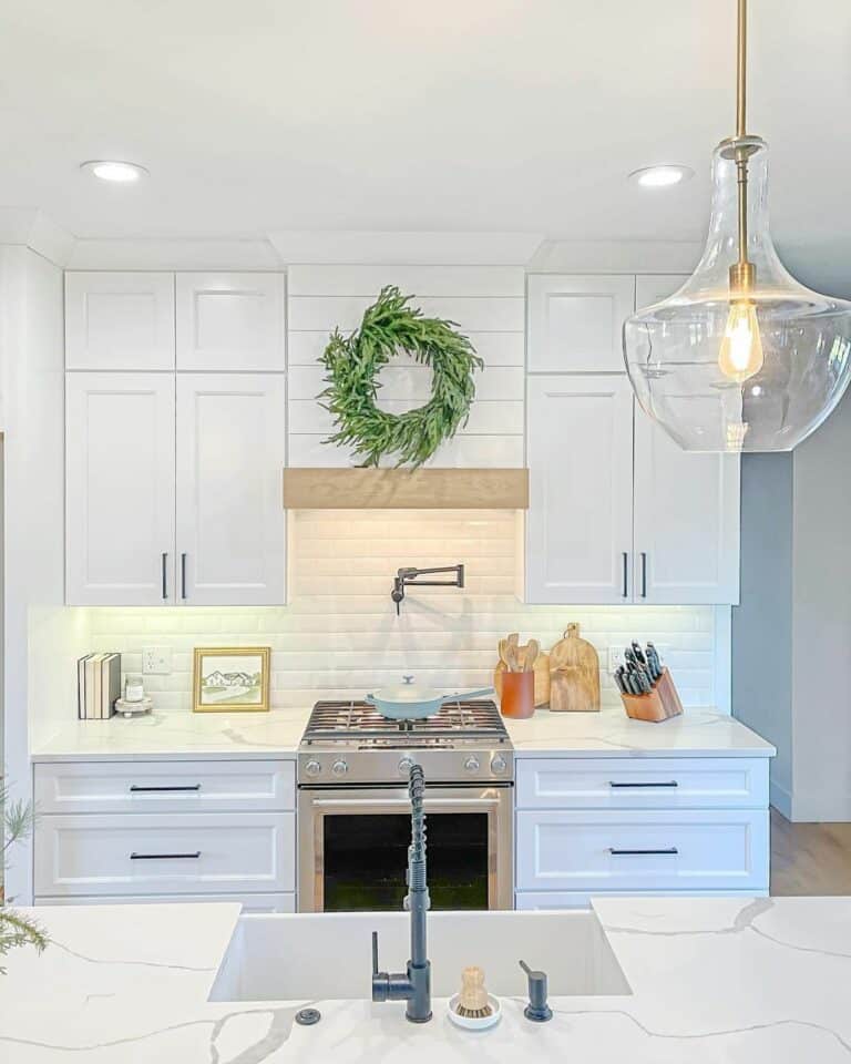 Farmhouse Kitchen With Quartz Countertop