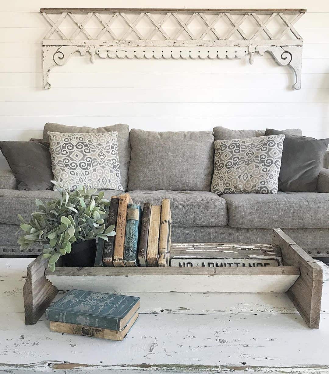 26 Creative Farmhouse Rustic Wall Décor to Liven Your Walls