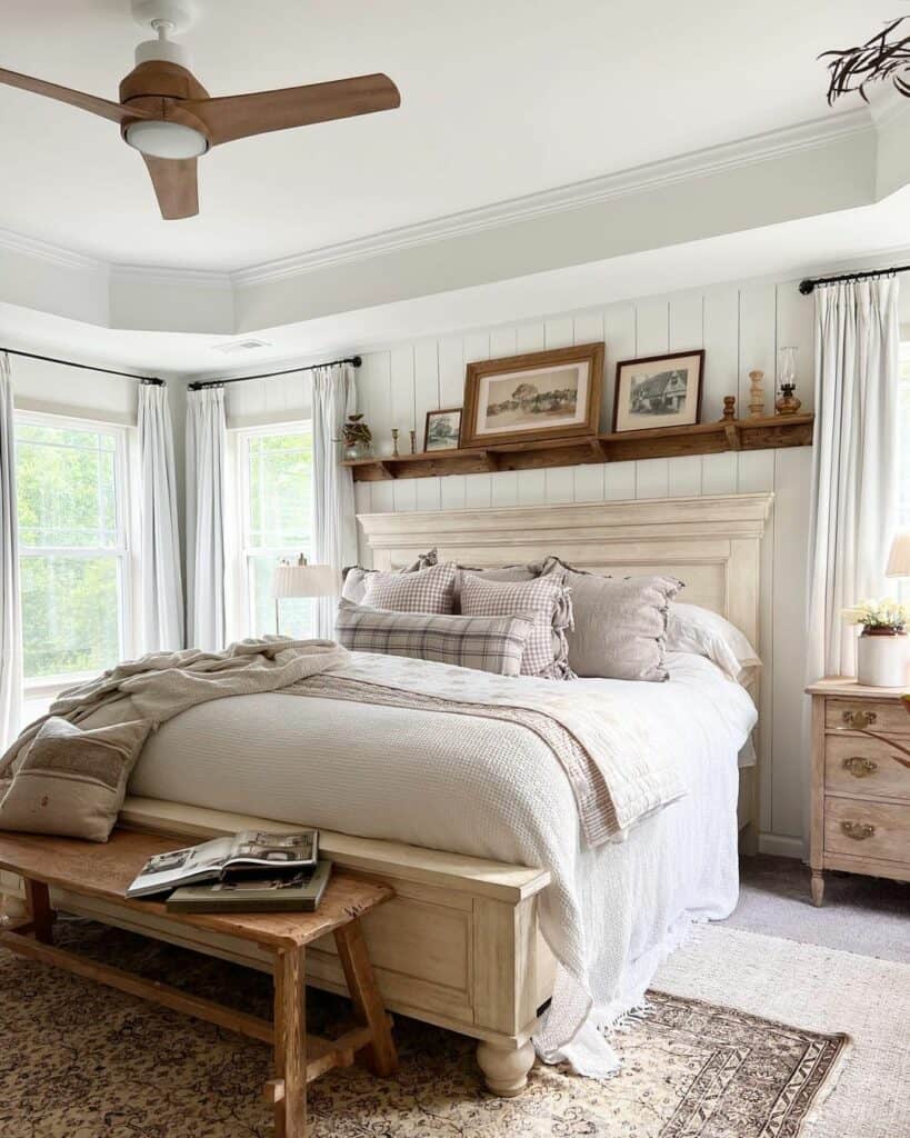 Farmhouse Neutral Bedroom Décor