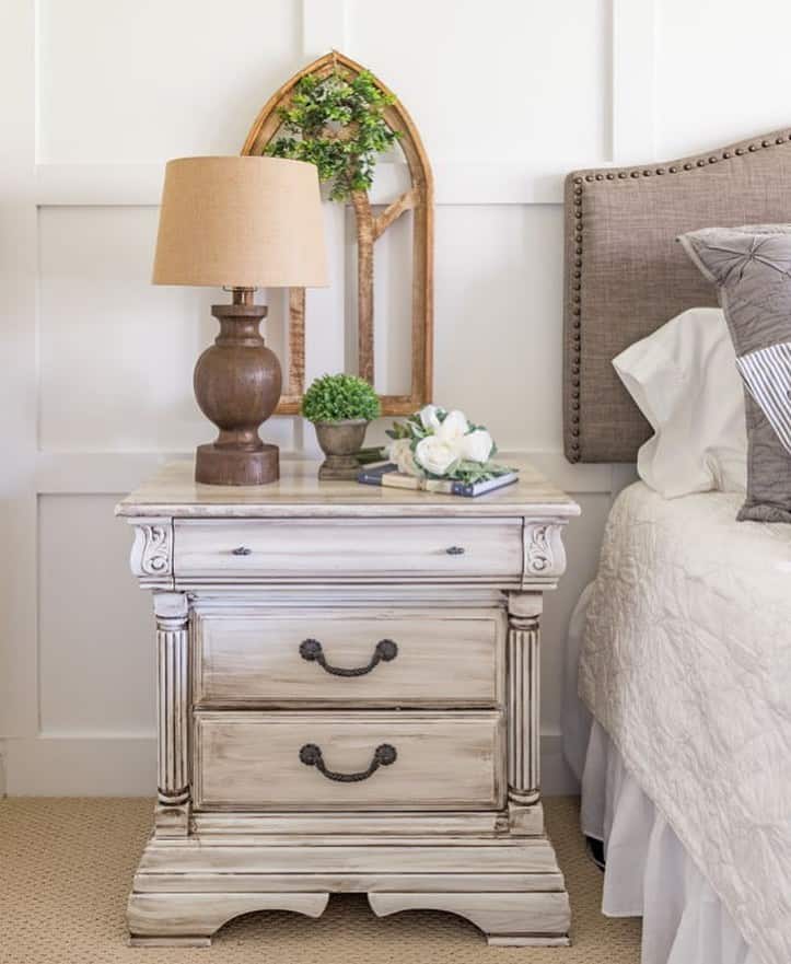 Farmhouse Nightstand Décor