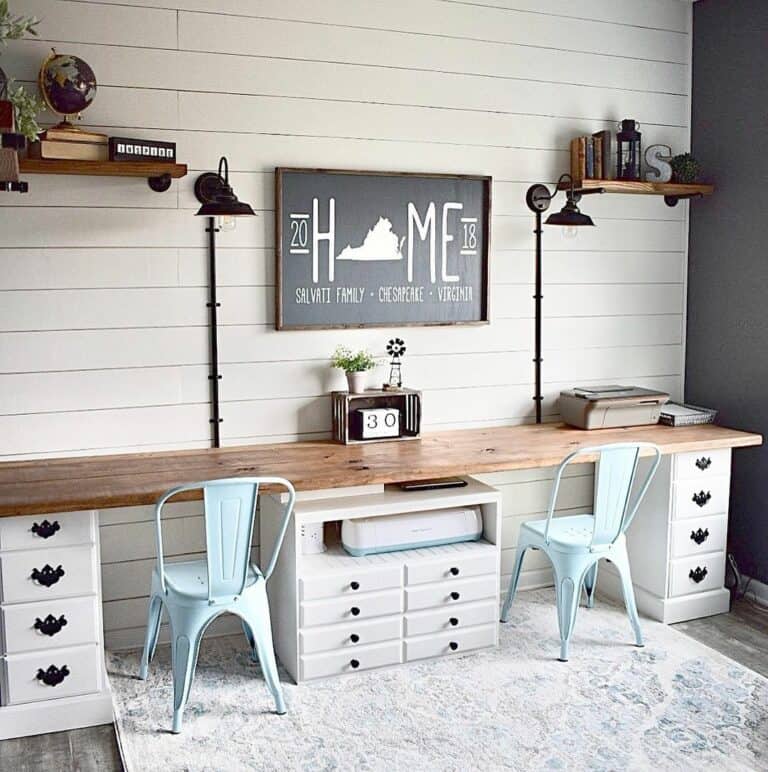 https://www.soulandlane.com/wp-content/uploads/2023/03/Farmhouse-Office-Desk-With-Vintage-Touches-768x772.jpg