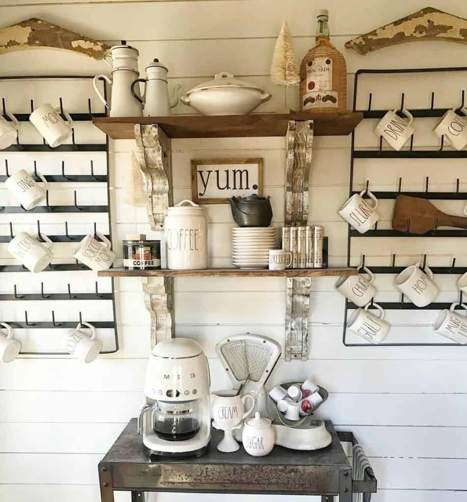 Farmhouse-inspired Coffee Bar Décor