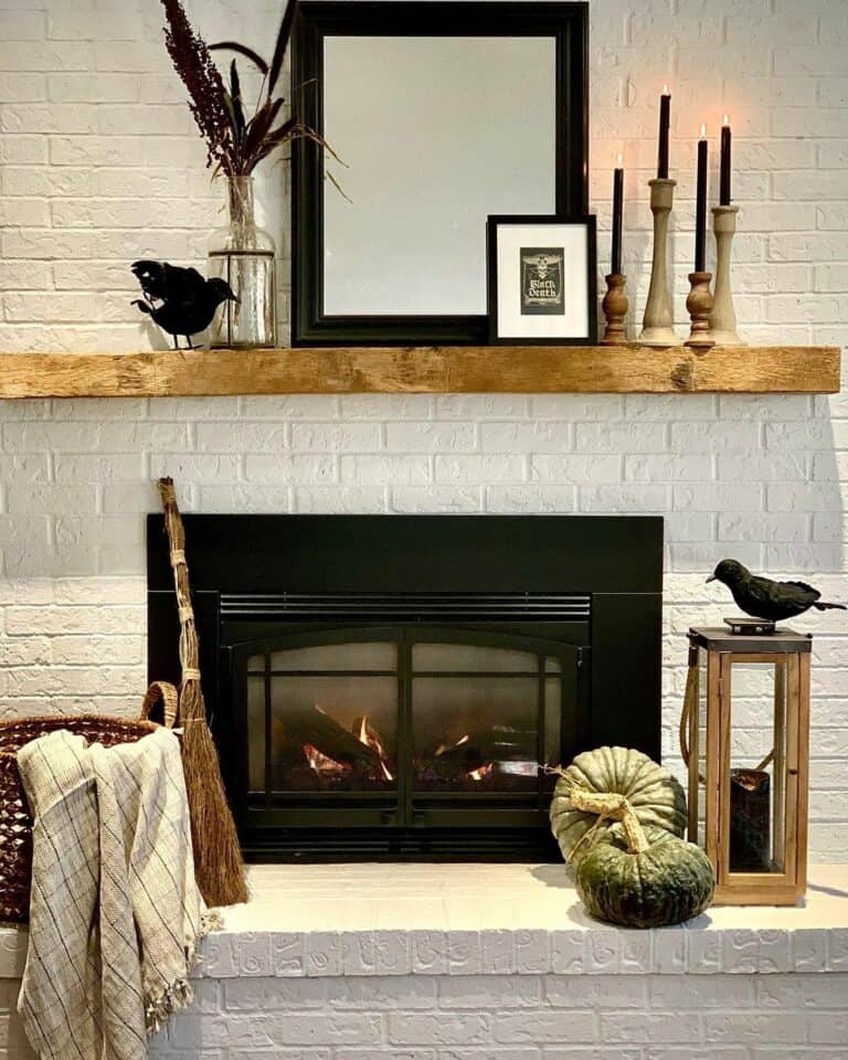 Fireplace Décor for a Halloween Night
