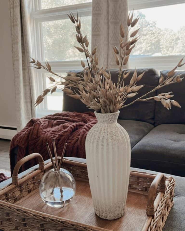 Fixed Picture Living Room Windows With Ornamental Casing