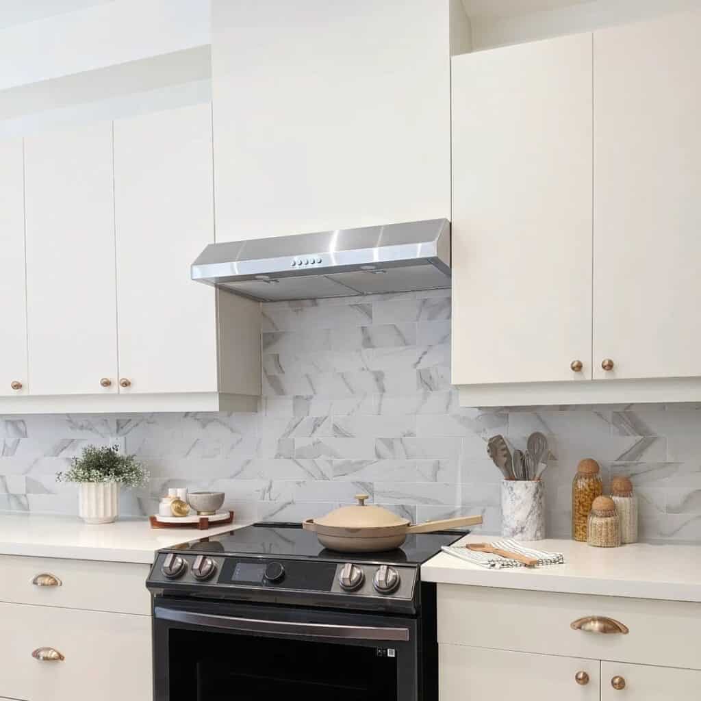 Flat-panel Cabinets With Marbled Tile