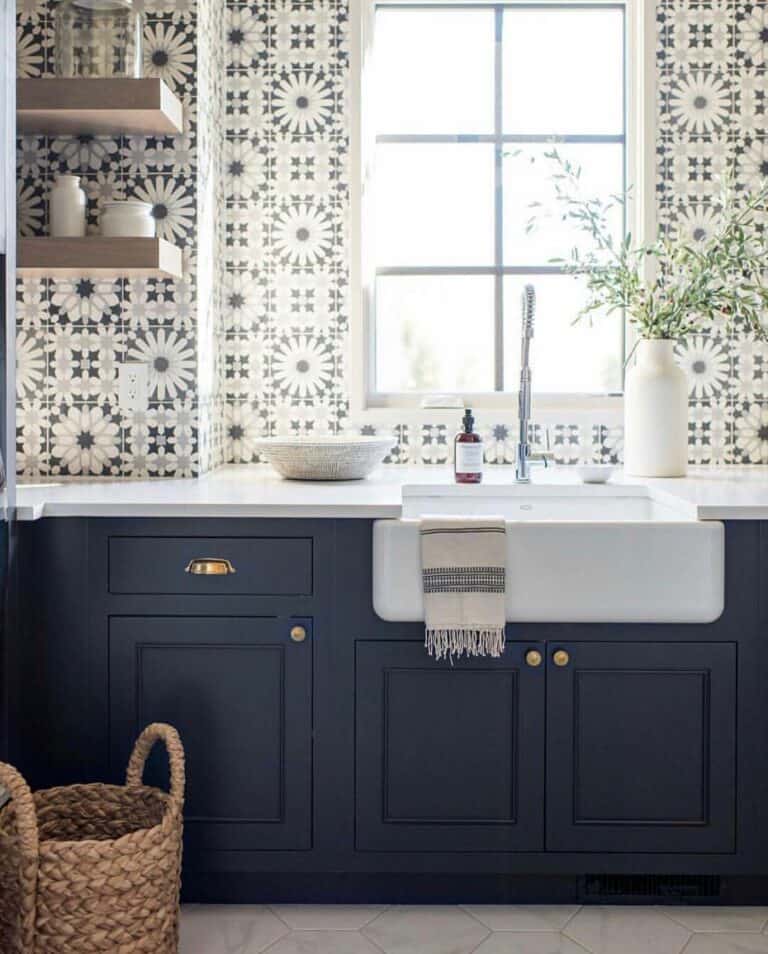 Floral Patterned Backsplash in Laundry Room