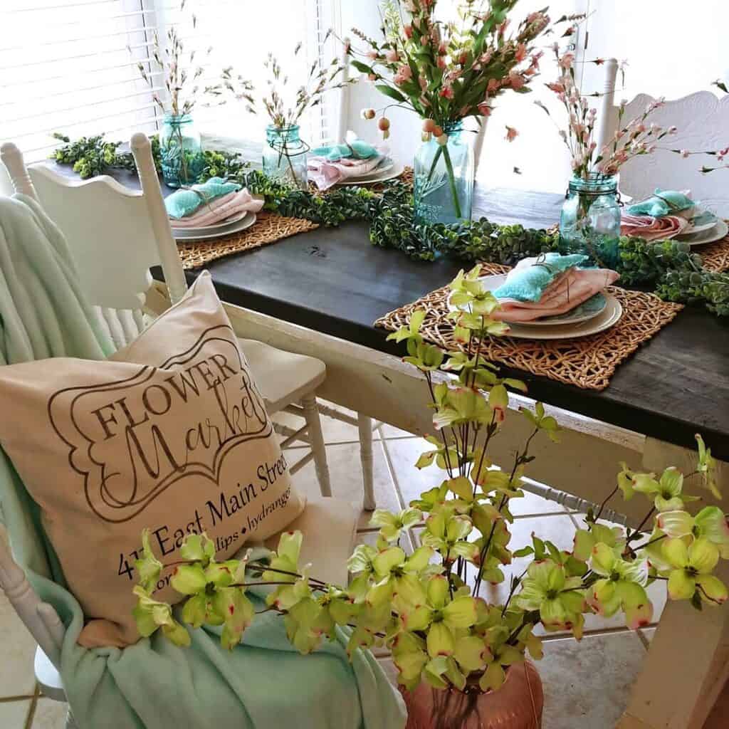 Flowers and Foliage as Table Décor