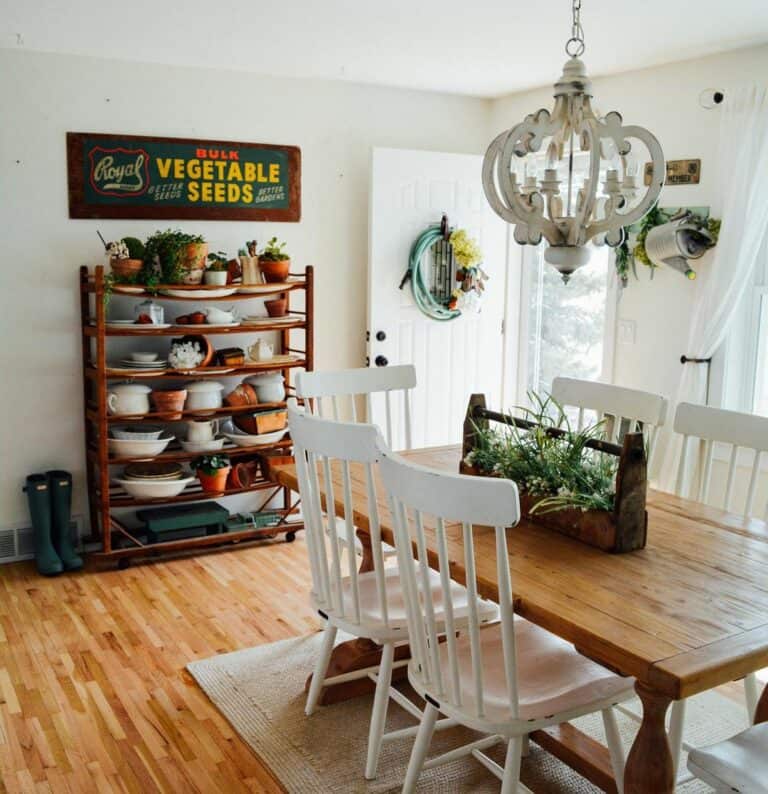 Garden-inspired Dining Room With Vintage Accents