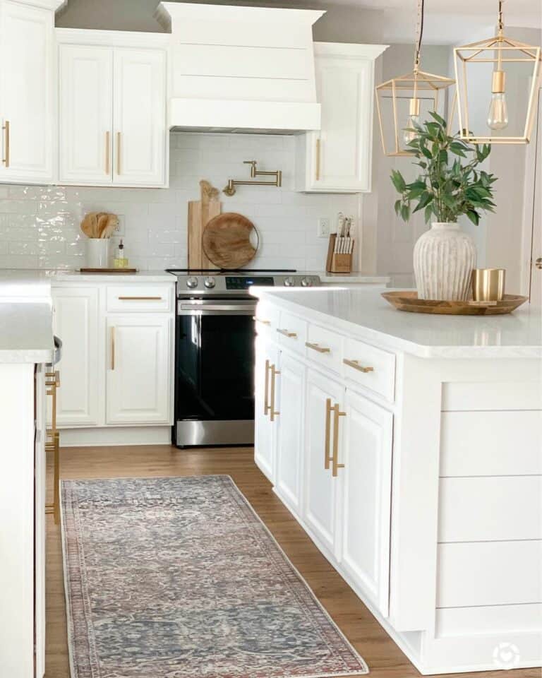 Gold Accents in a Farmhouse Kitchen
