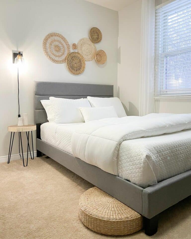 Gray Platform Guest Bed With Rattan Décor