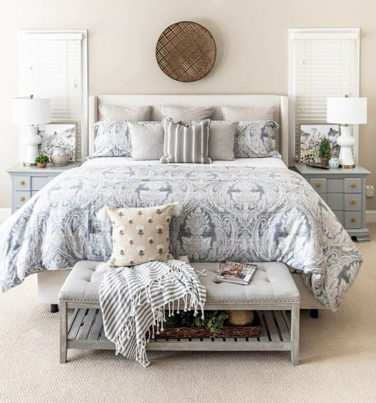 Gray and White Bedroom Ideas