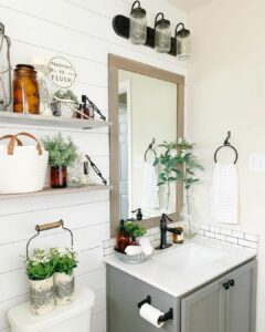 Guest Bathroom Décor Ideas for a Neutral Farmhouse Look